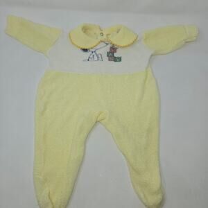 Snoopy The Peanuts Infant Baby Pajamas Sleepsuit Collared Size 11-18 lb Fleece